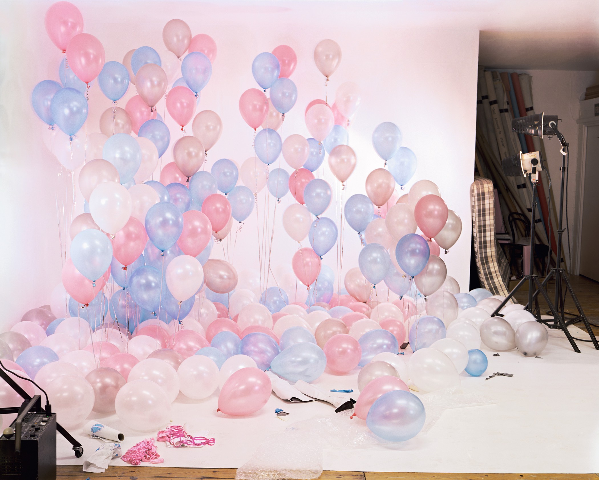 Balloon Set (2005) — Jo Broughton