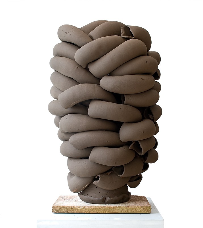 Brun/svart sandblåst stakk (2010) — Torbjørn Kvasbø