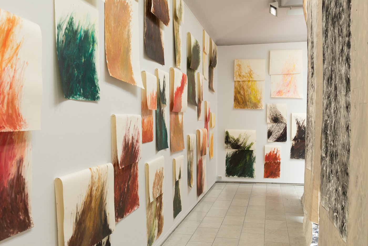 Installasjonsfoto fra utstillingen med Kat. nr. 2. Cirrcadiane (2018) — Gunvor Nervold Antonsen