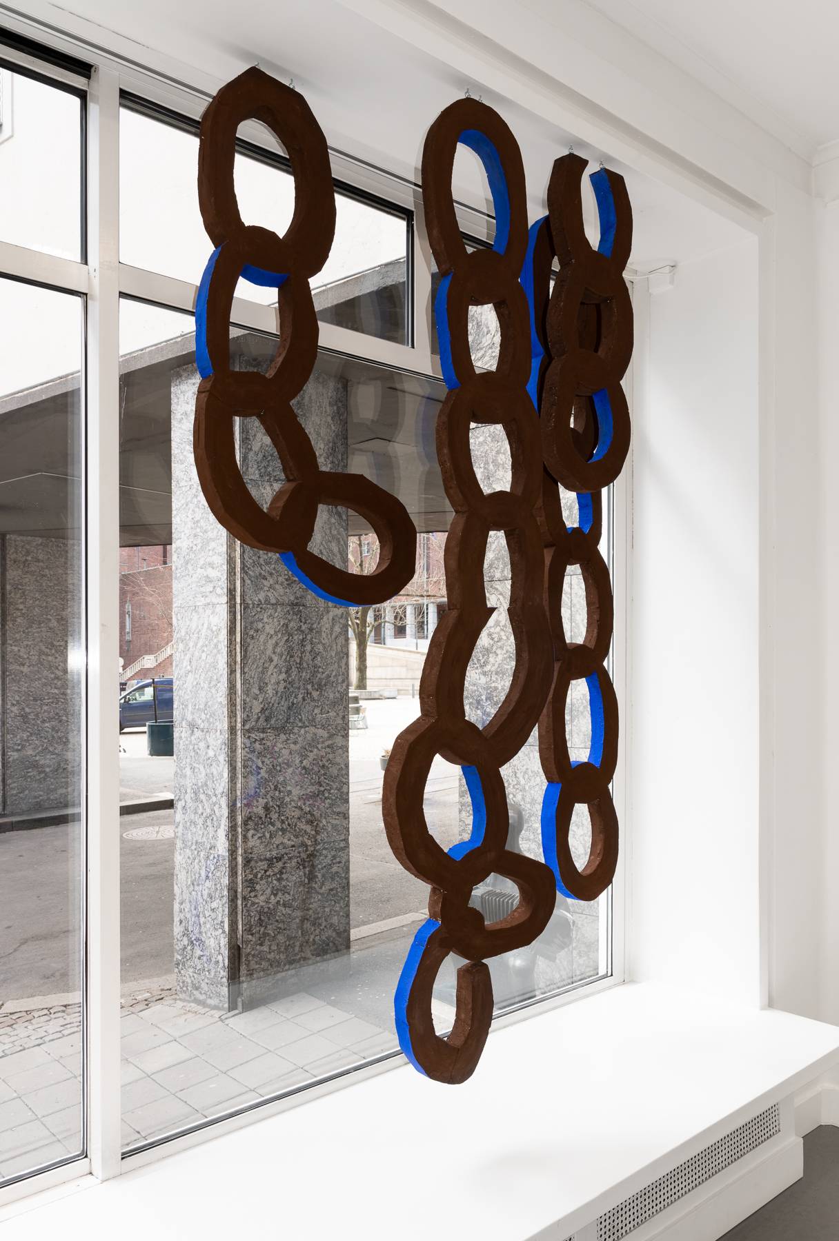 Rå Umbra med et hint av Yves Klein (2021) — Elise Storsveen
