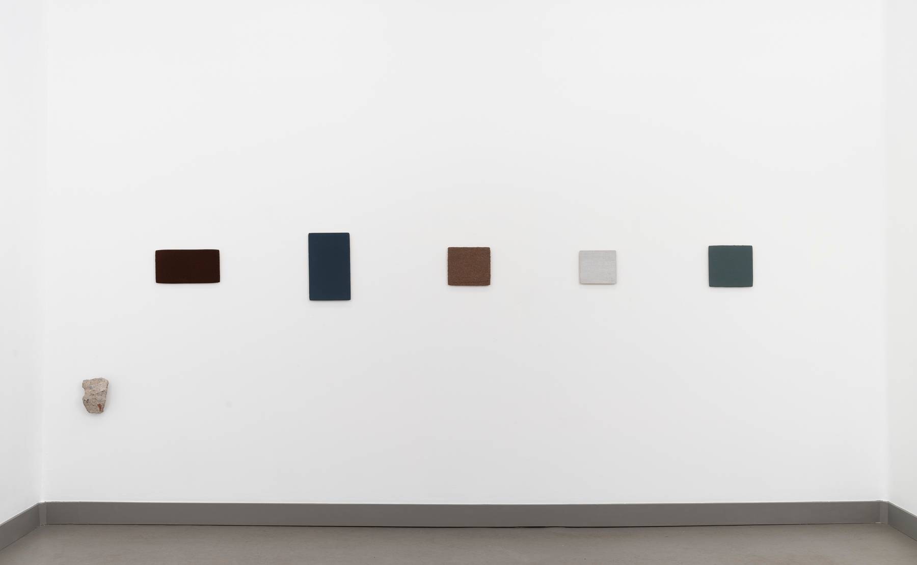 Oversiktsbilde fra utstillingen "Lysning ved død bjørk" (2024) — Espen Brændsrød