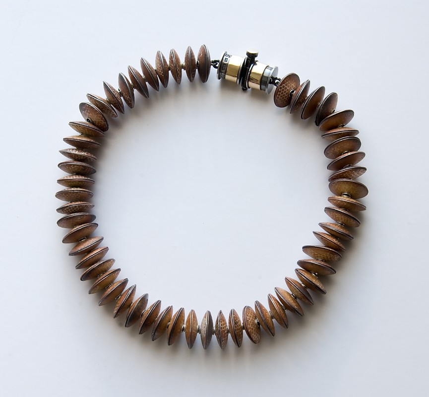 Halssmykke (2000) — Gine Sommerfelt