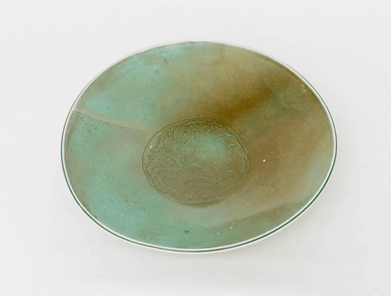 Mellomstort fat (2009) — Elisa Helland-Hansen