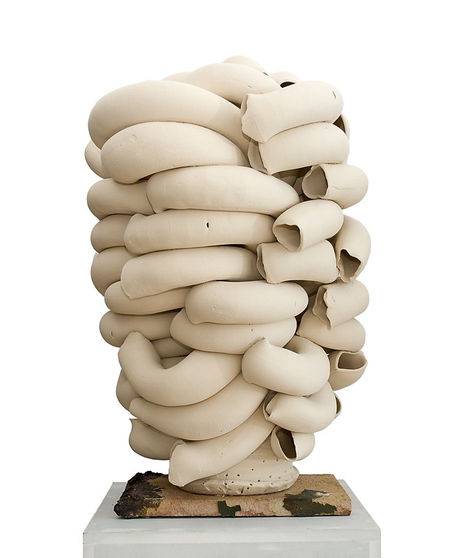 Hvit sandblåst stakk (2010) — Torbjørn Kvasbø