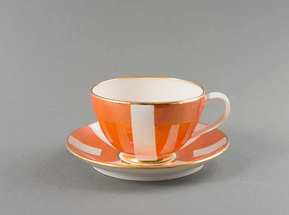 Kopp med skål (2012) — Anne Helene Brynildsrud