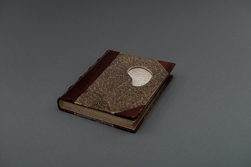 å handsama (Forteljing I) (2012) — Martine Linge