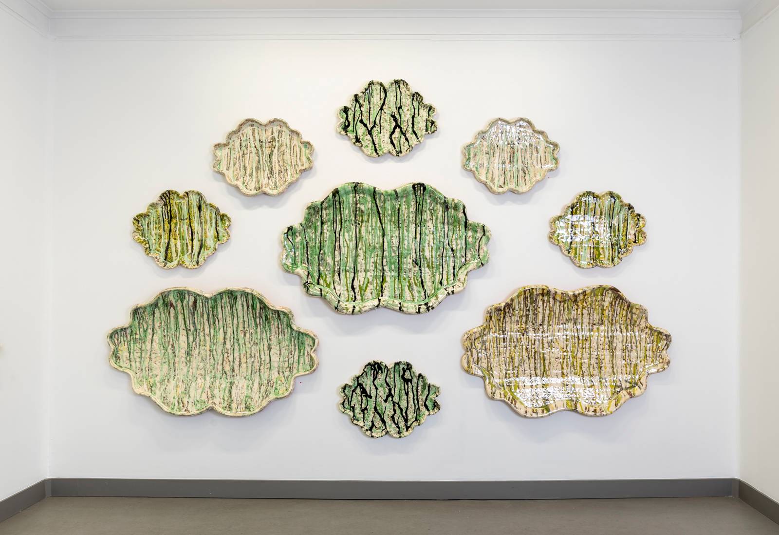 Grønn vegg, Faience-serien (2023) — Marit Tingleff